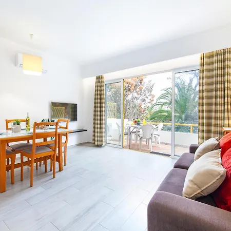 Charming 1-bed W A C, Wifi Quarteira