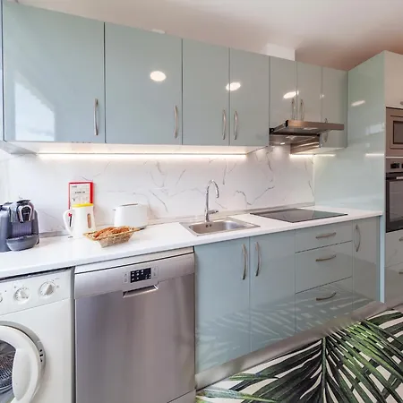 Charming 1-bed W A C, Wifi Apartament Quarteira