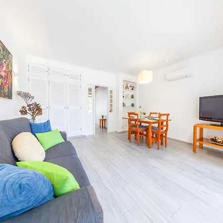 Charming 1-bed W A C, Wifi Quarteira