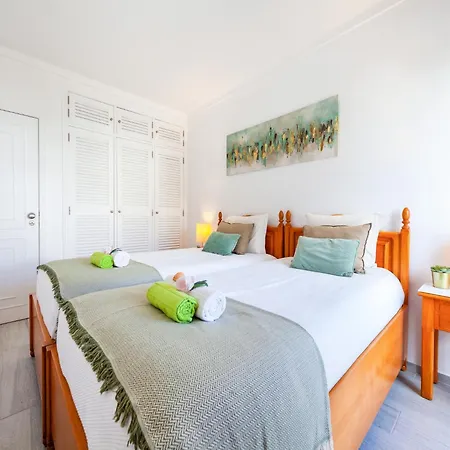 Apartment Charming 1-bed W A C, Wifi *