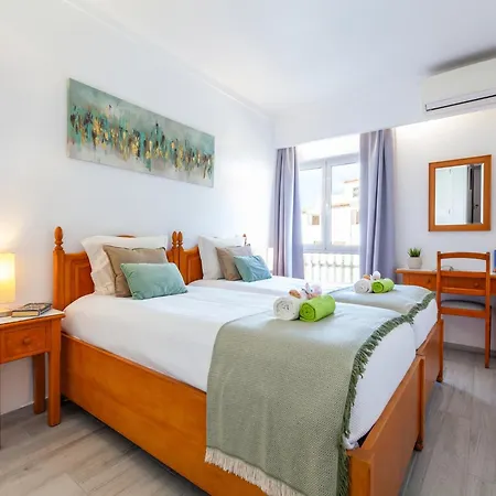 Charming 1-bed W A C, Wifi * Quarteira